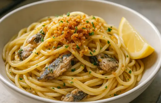 Pâtes aux sardines, citron et chapelure croustillante