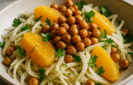 Salade de fenouil cru, orange et pois chiches rôtis