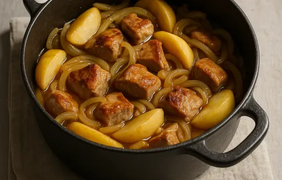Sauté de porc aux pommes et oignons à l’ancienne