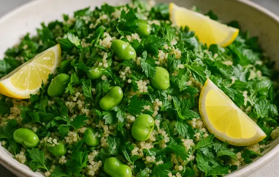 Taboulé de quinoa aux fèves, herbes et citron
